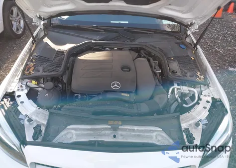 2021 Mercedes-Benz C 300 4Matic z USA, uszkodzony, nr VIN W1KWF8EBXMR645778